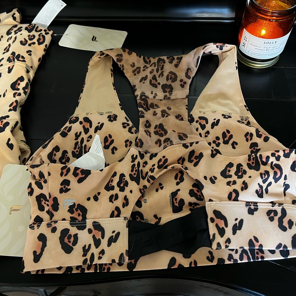 Fabletics Set NWT Leopard Print - Picture 3 of 7